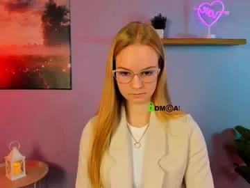 dakota_night_ — GOAL: show funny face [55 tokens remaining] Welcome to my room! #glasses #nonude #18 #blonde #new