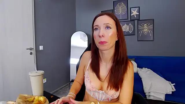 AnneHove on StripChat 