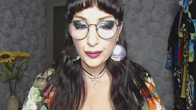 Aziza1 on StripChat 