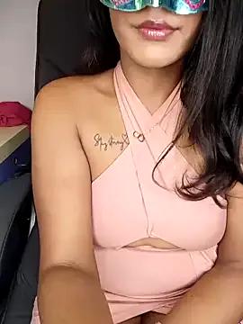 cuteniaa — Help please 