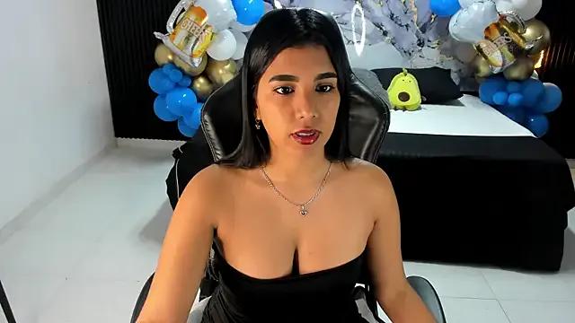 Ivy_16 — show naked in doggy 