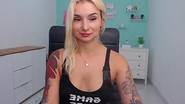LilFleurish on StripChat 