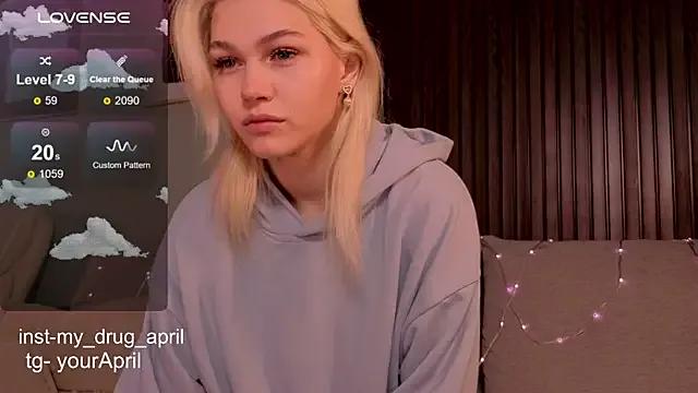 MyApril — naked oil show <3