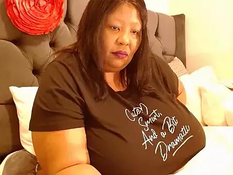 nancy111 on StripChat 