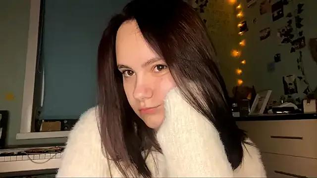 RayeBaj — take off my shorts & show my ass!